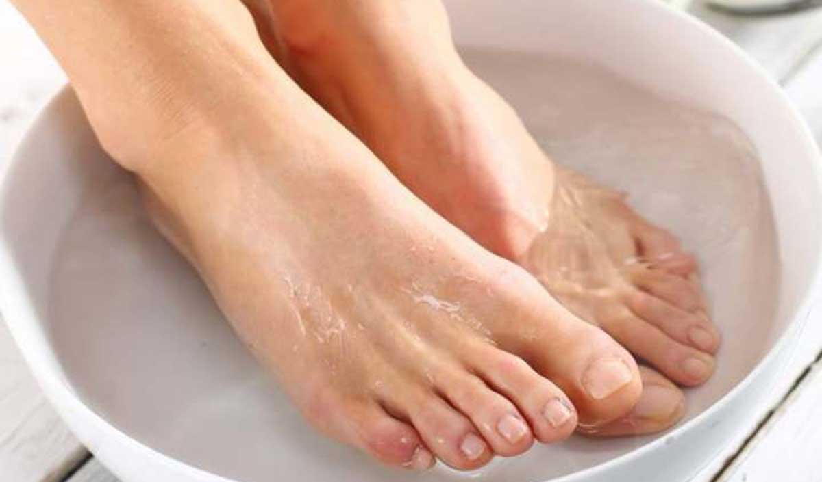 سوزش کف پا چه عللی دارد و چطور درمان می‌شود؟ - ورزش درمانی